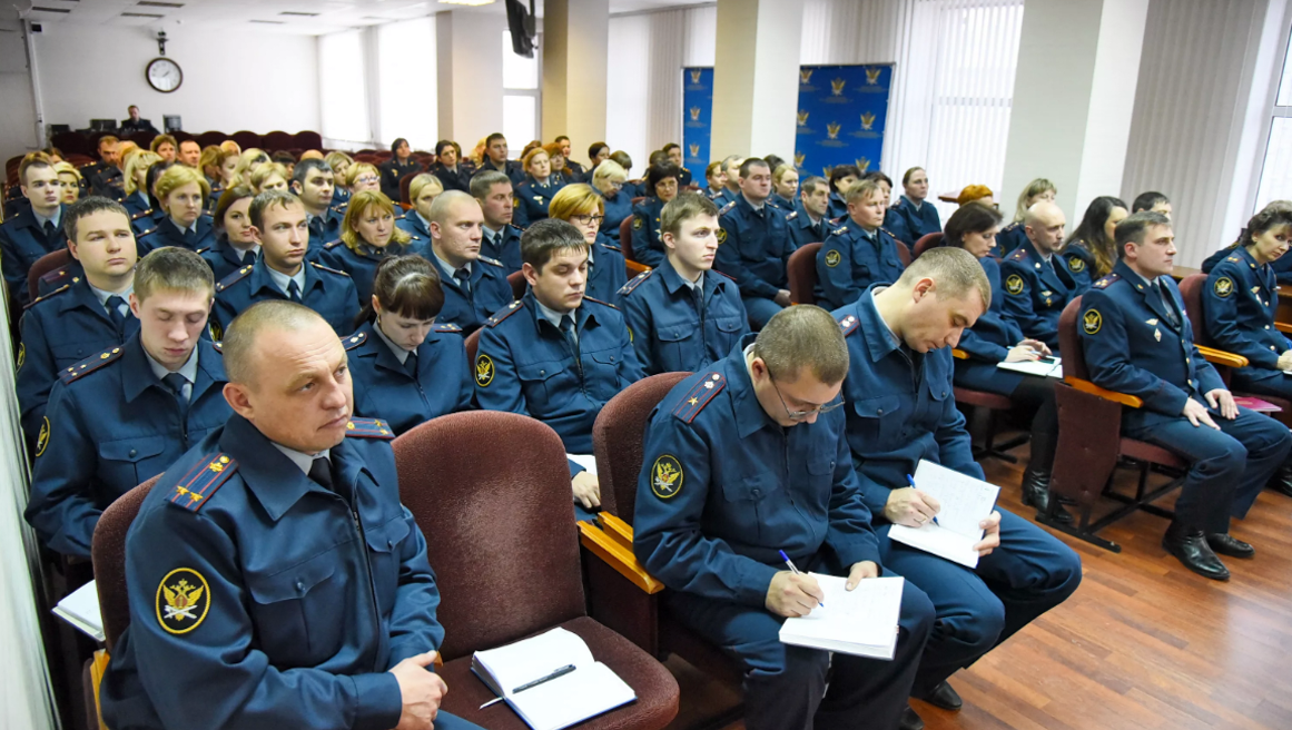 Фсин новосибирск. ГУФСИН России по Свердловской области. ГУФСИН Нижний Тагил. Сотрудник ГУФСИН.